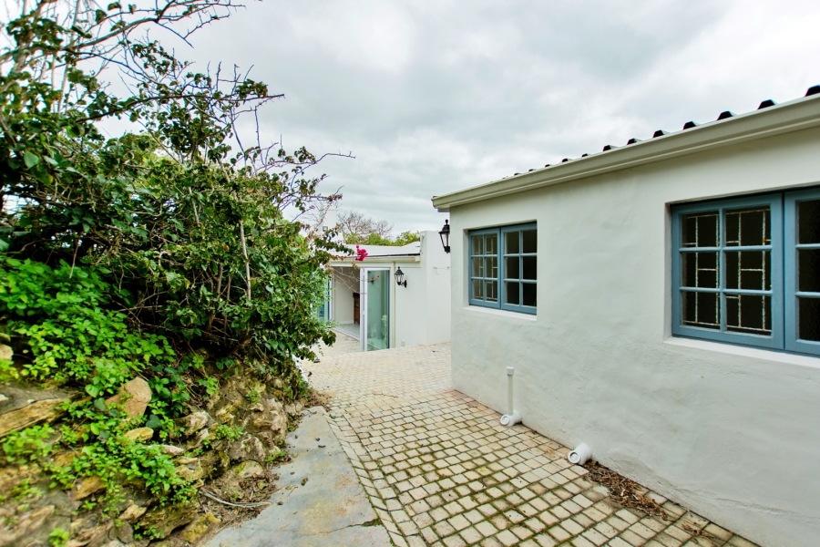 3 Bedroom Property for Sale in Middedorp Western Cape
